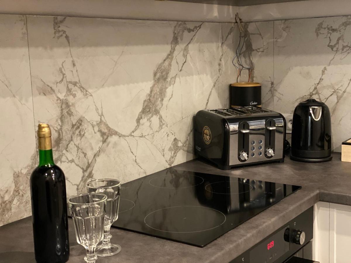 Apartment Family & Business Sauna Teznia Apartments: Woodland Retreat With Private Wellness *